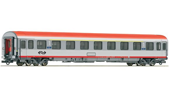Passenger car 1st class type Eurofima<br /><a href='images/pictures/Roco/64402.jpg' target='_blank'>Full size image</a>